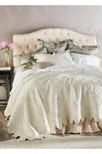 Marguerite Scalloped Quilt
