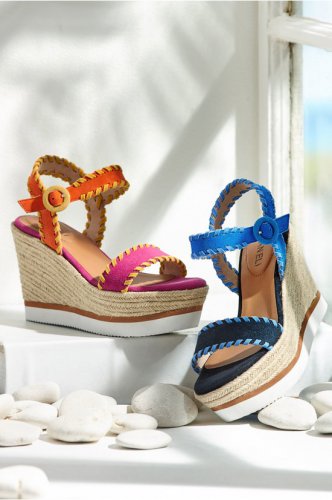 Caly Wedges