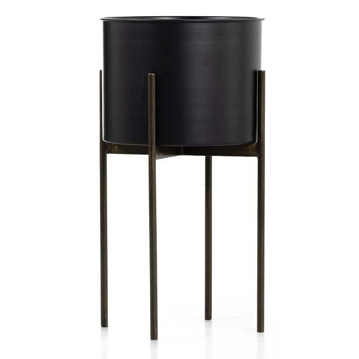 Alta Planter, Iron Matte Black