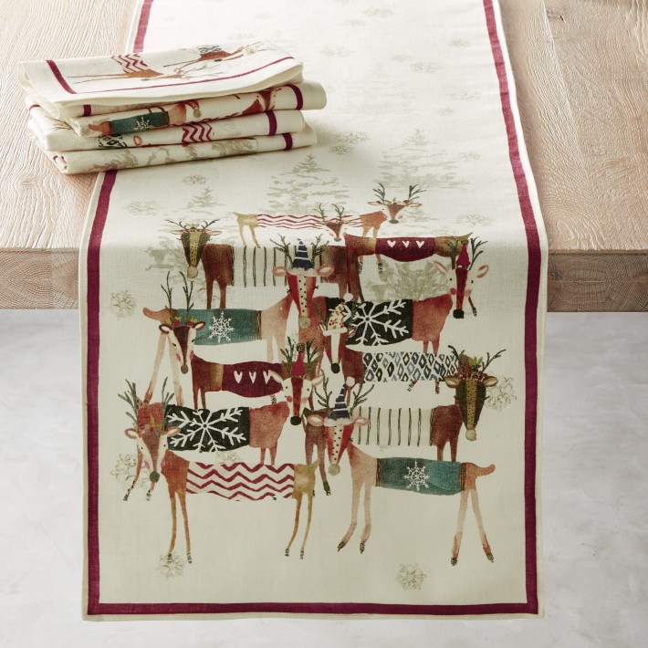 Natale Reindeer Table Runner and Napkins, Set of 4