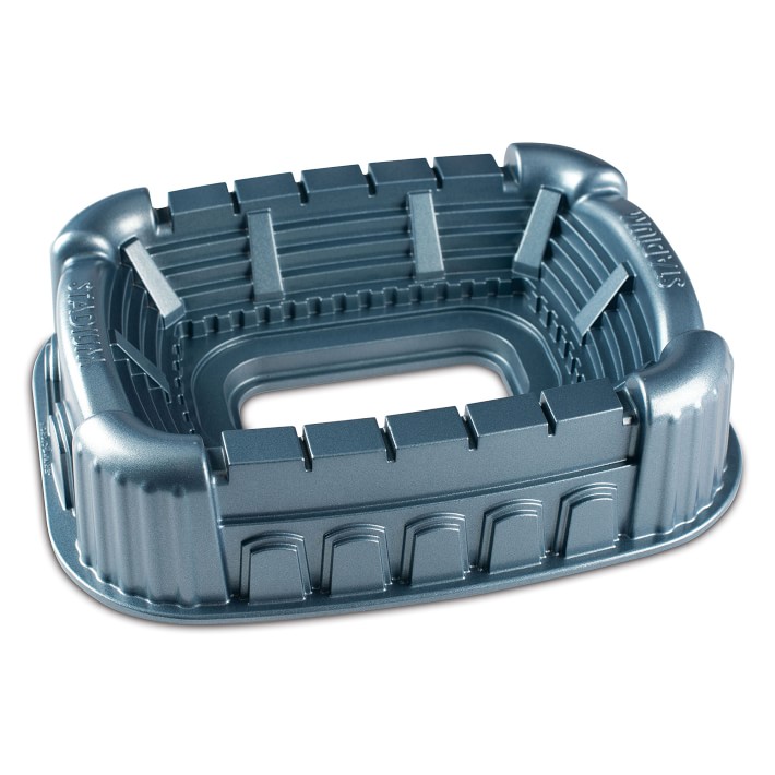Nordic Ware Stadium Bundt Cake Pan, 9 Cup