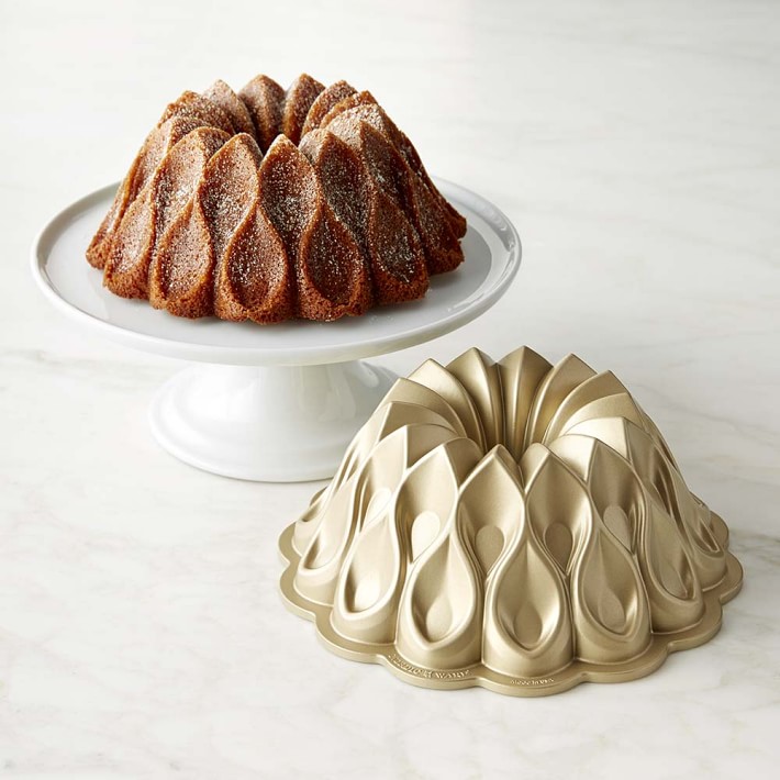 Nordic Ware Nonstick Cast Aluminum 70th Anniversary Crown Bundt Pan