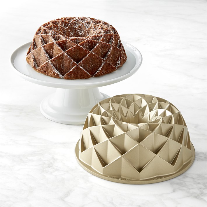 Nordic Ware Nonstick Cast Aluminum Jubilee Bundt Pan
