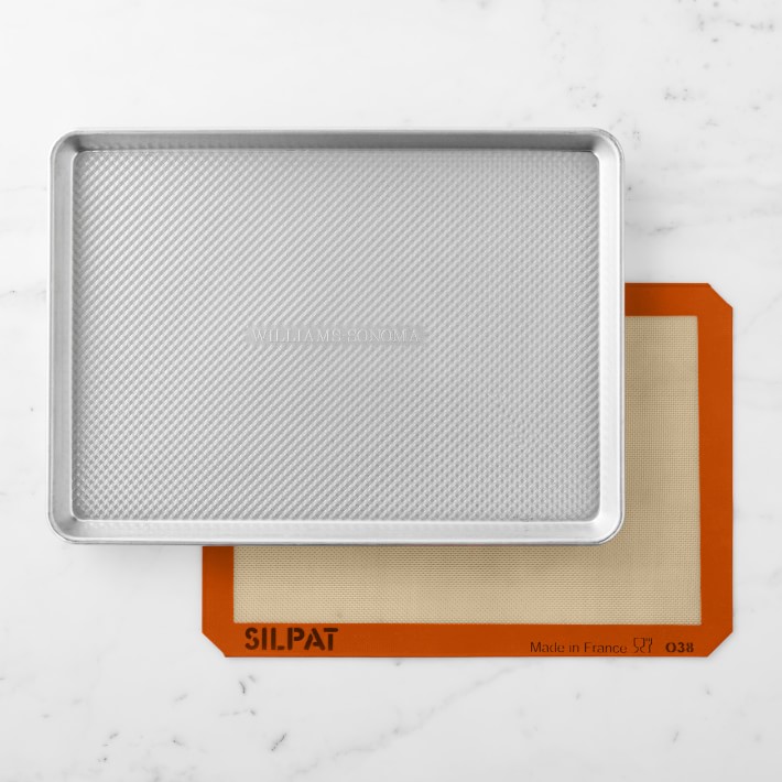 Traditionaltouch Half Sheet and Silpat Nonstick Silicone Baking Mat Set