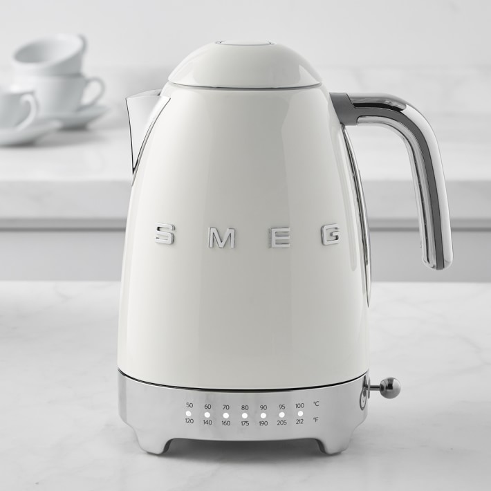 Smeg Variable Temperature Kettle 3D Logo