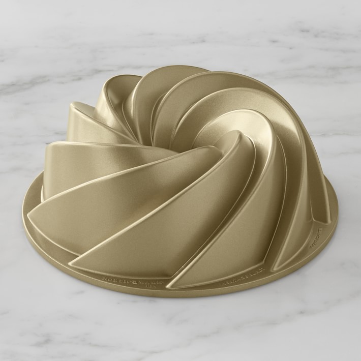 Nordic Ware Nonstick Cast Aluminum Heritage Bundt Pan