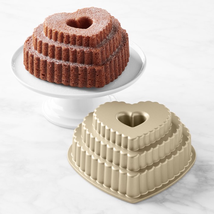 Nordic Ware Nonstick Cast Aluminum Scallop Heart Bundt Cake Pan