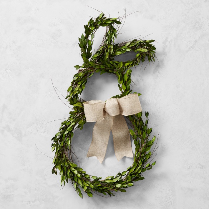 Sitting Garden Bunny Live Wreath
