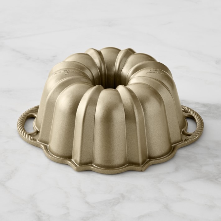 Nordic Ware Nonstick Cast Aluminum Small Anniversary Bundt Cake Pan