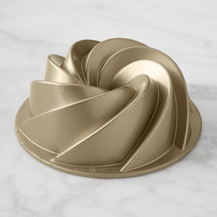 Nordic Ware Nonstick Cast Aluminum Small Heritage Bundt Cake Pan