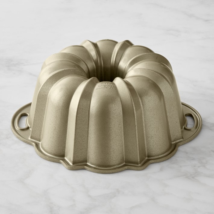 Nordic Ware Nonstick Cast Aluminum Anniversary Bundt Pan