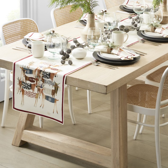 Natale Reindeer Table Runner